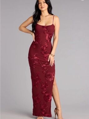 Windsor Burgundy Lace Appliqué Spaghetti Strap Maxi Dress